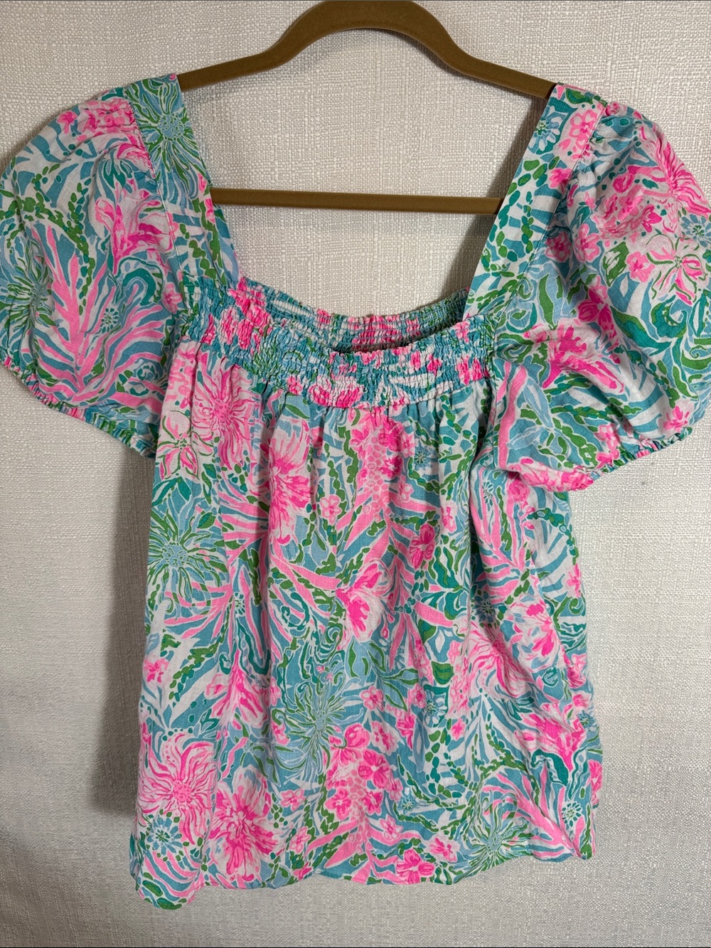 Lilly Pulitzer 100% Linen Floral Puff Sleeve Smocked Top Size 12 - Picture 4 of 10